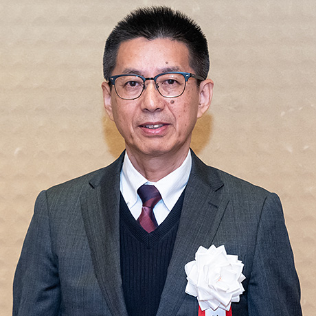 会長　渡辺志津男
